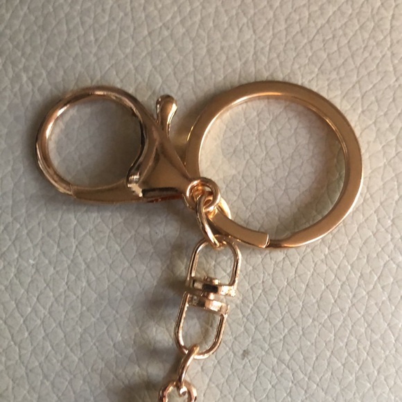 BEE!  New key ring or bag tag!  New without tags. So pretty. - Picture 5 of 6